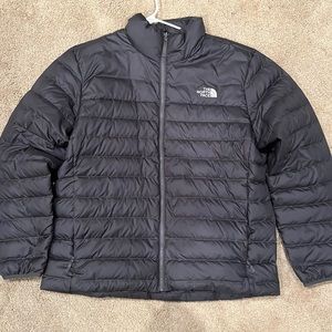 Never worn  new condition down men’s north face puffer xl